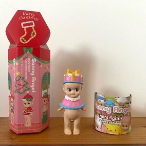 Sonny Angel Christmas Series 2016 Figure “Gift”